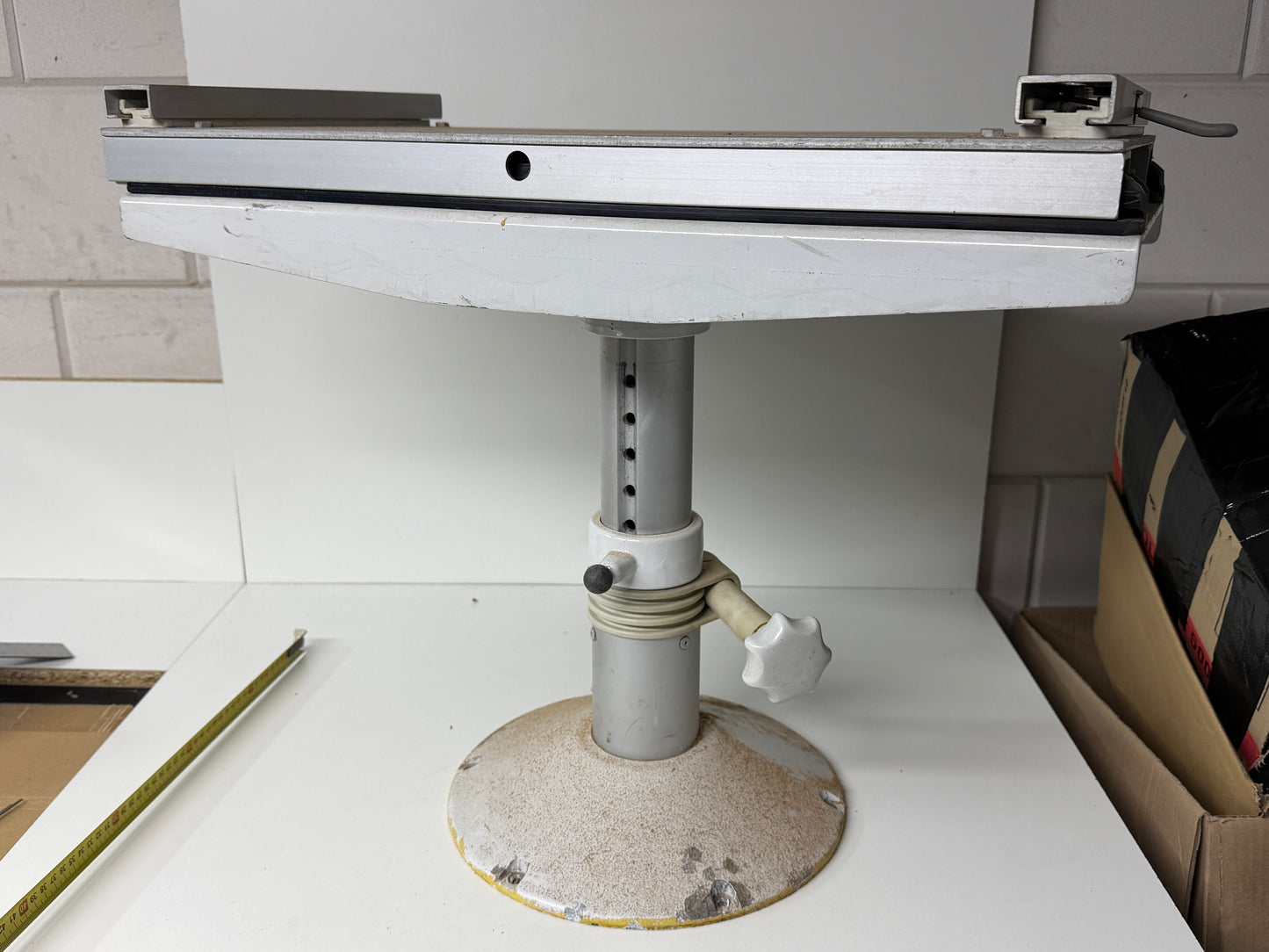 Tafelpoot 50 cm hoog verstelbaar