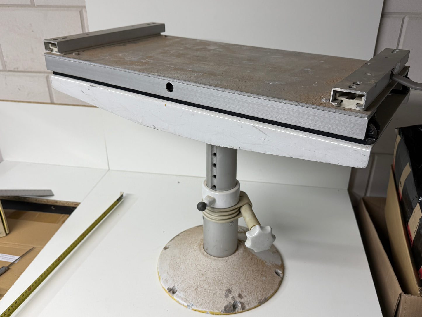Tafelpoot 50 cm hoog verstelbaar