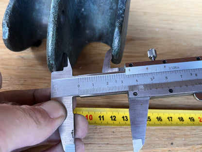 Bronzen boeggeleider