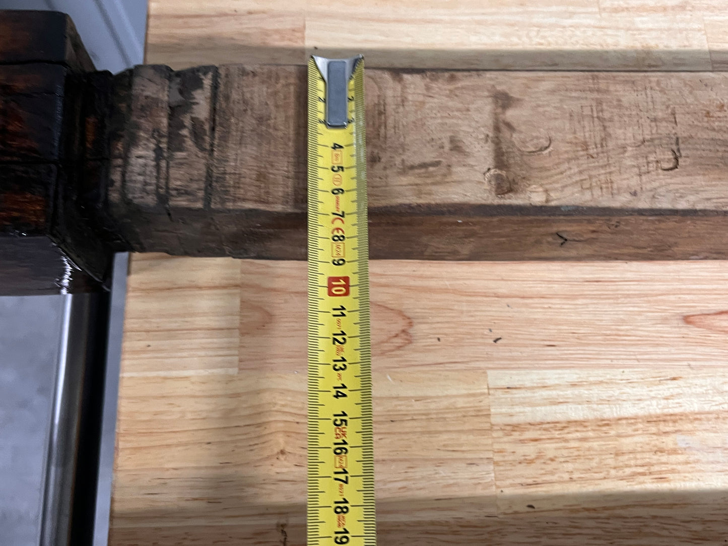 Klassieke houten bolder