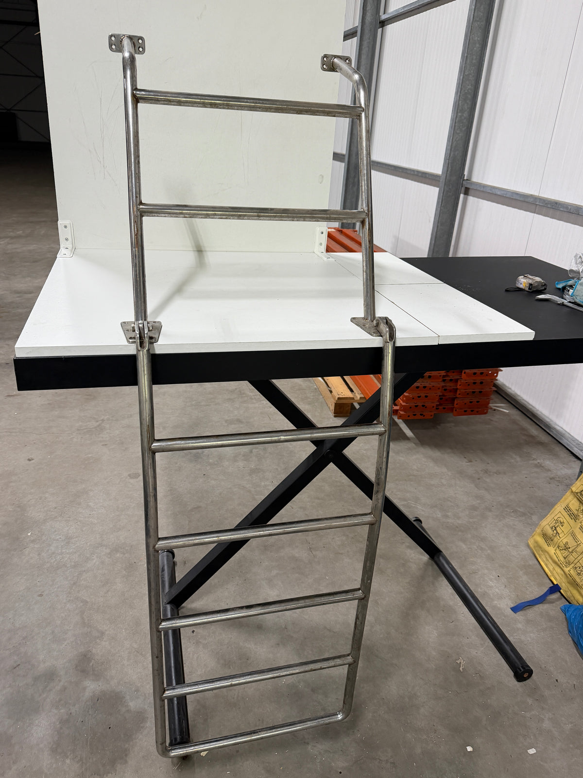Grote RVS zwemtrap 7/8 treden 48 cm breed
