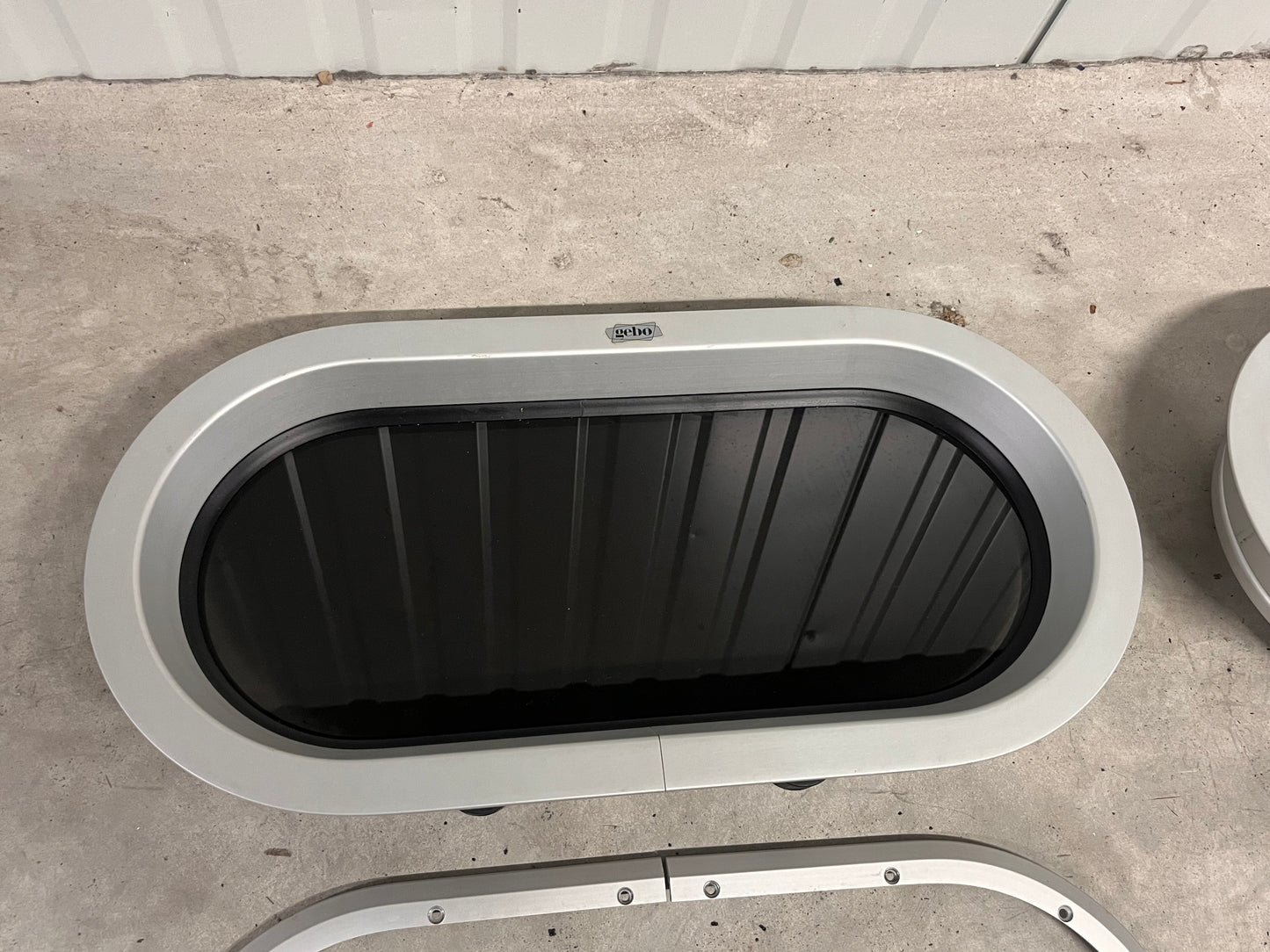 Gebo patrijspoort kogelrond / open raam 505 x 255 mm