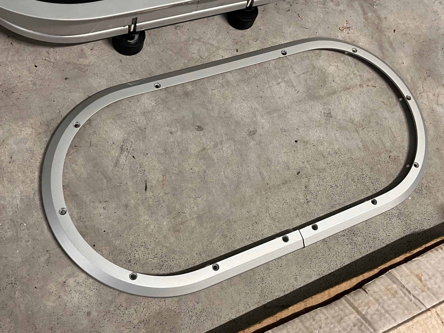 Gebo patrijspoort kogelrond / open raam 505 x 255 mm