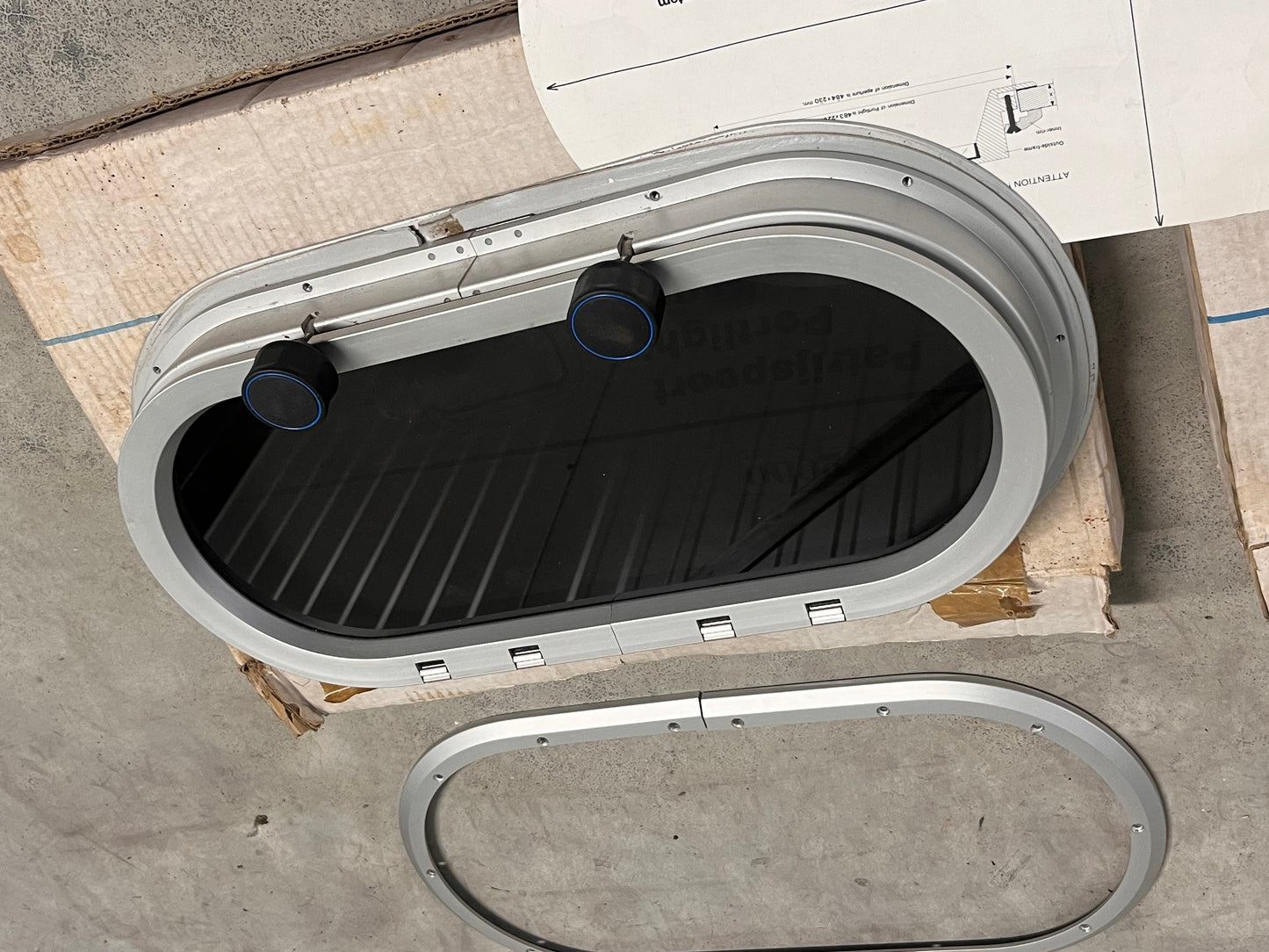 Gebo patrijspoort kogelrond / open raam 505 x 255 mm