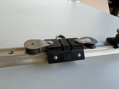 Rail 140 cm 23 mm breed met HYE kar en 2 stoppers nieuw