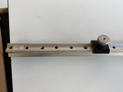 Rail 140 cm 23 mm breed met HYE kar en 2 stoppers nieuw