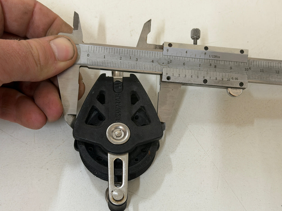 Lewmar 1 schijfs Synchro blok 50 mm 10 mm lijn met hondsvot