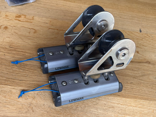 Nieuwe Lewmar genua kar