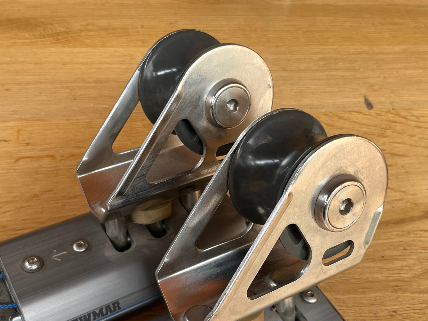 Nieuwe Lewmar genua kar