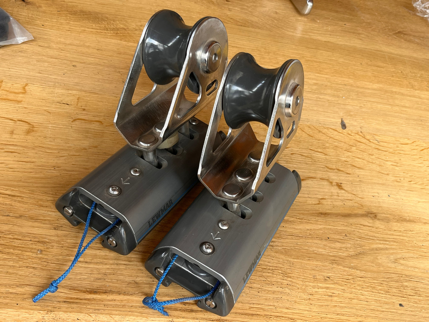 Nieuwe Lewmar genua kar