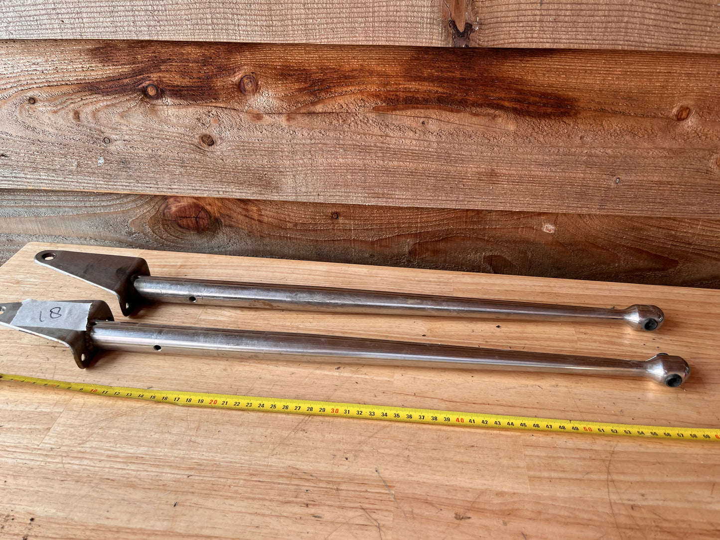 2 rvs scepters met bevestiging 50 cm