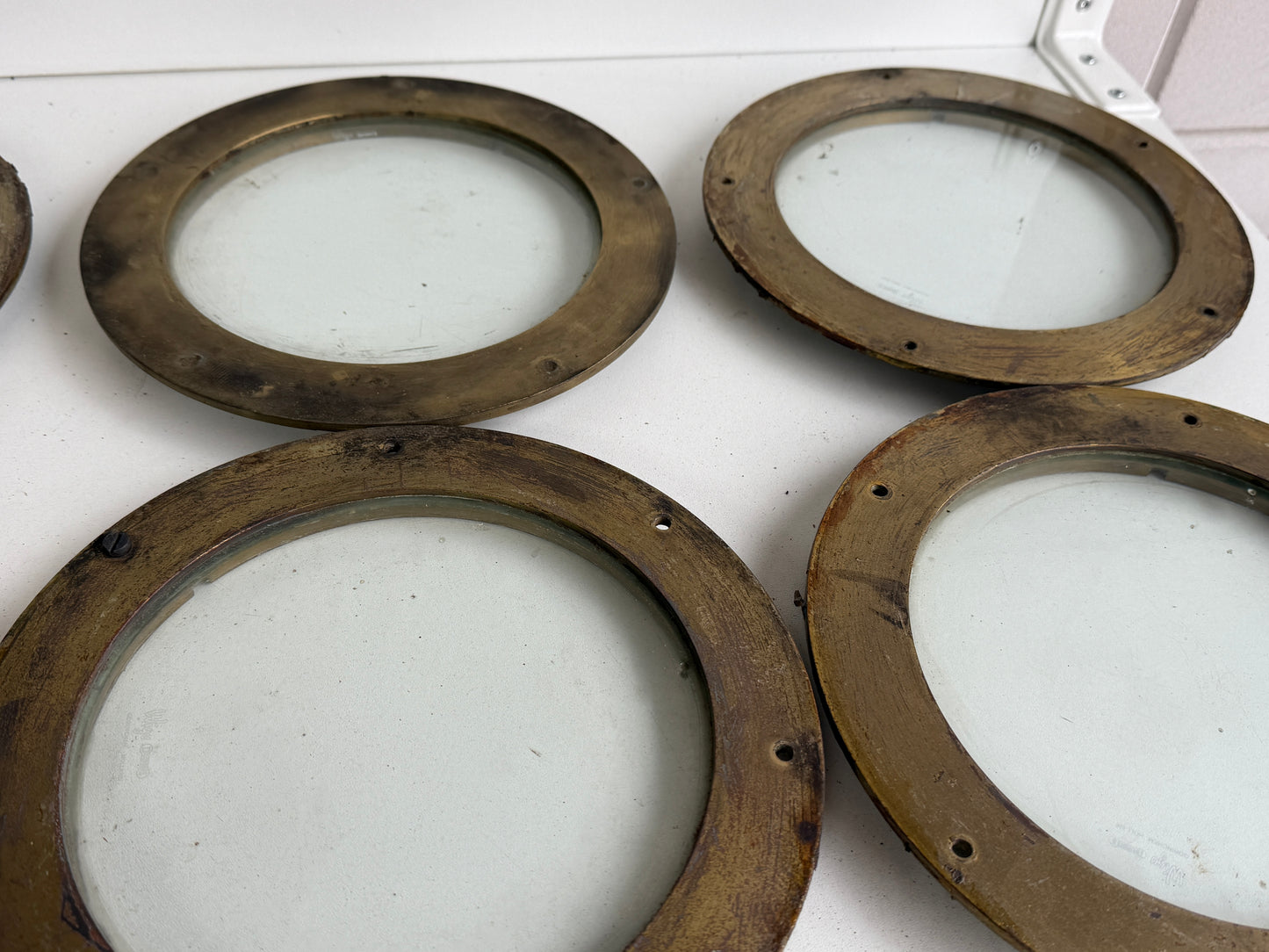 6 x Bronzen / messing patrijspoort dicht / lichtrand 235 mm