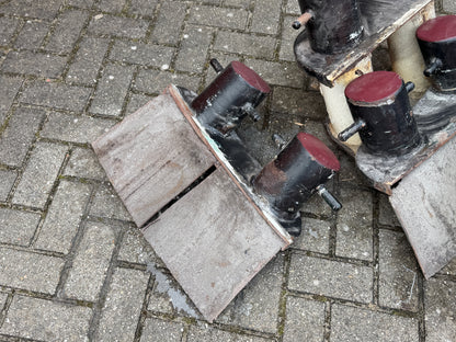 4 x grote zware antieke bolders 50 cm breed