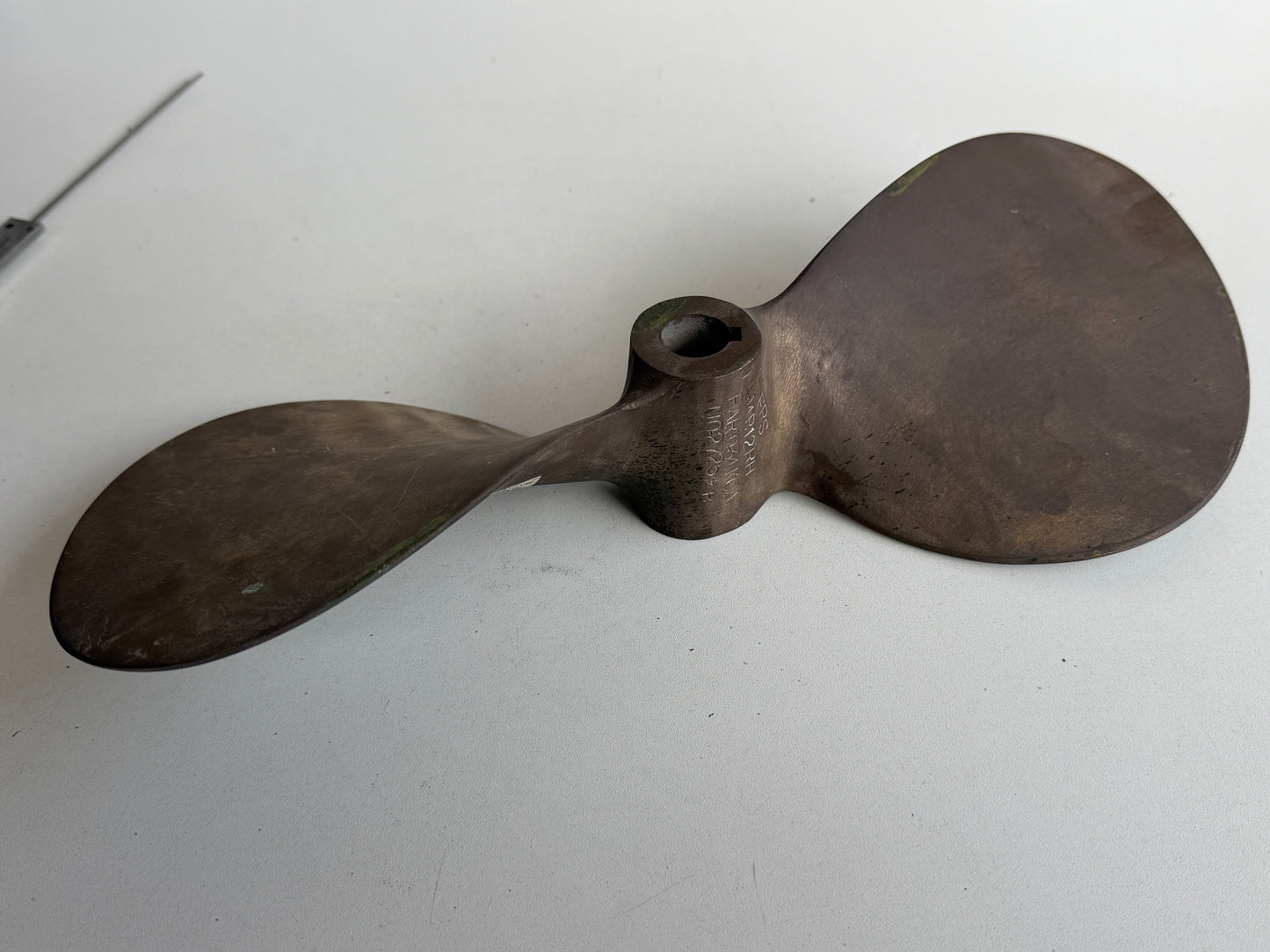 Bronzen schroef D14P12RH rechtsdraaiend