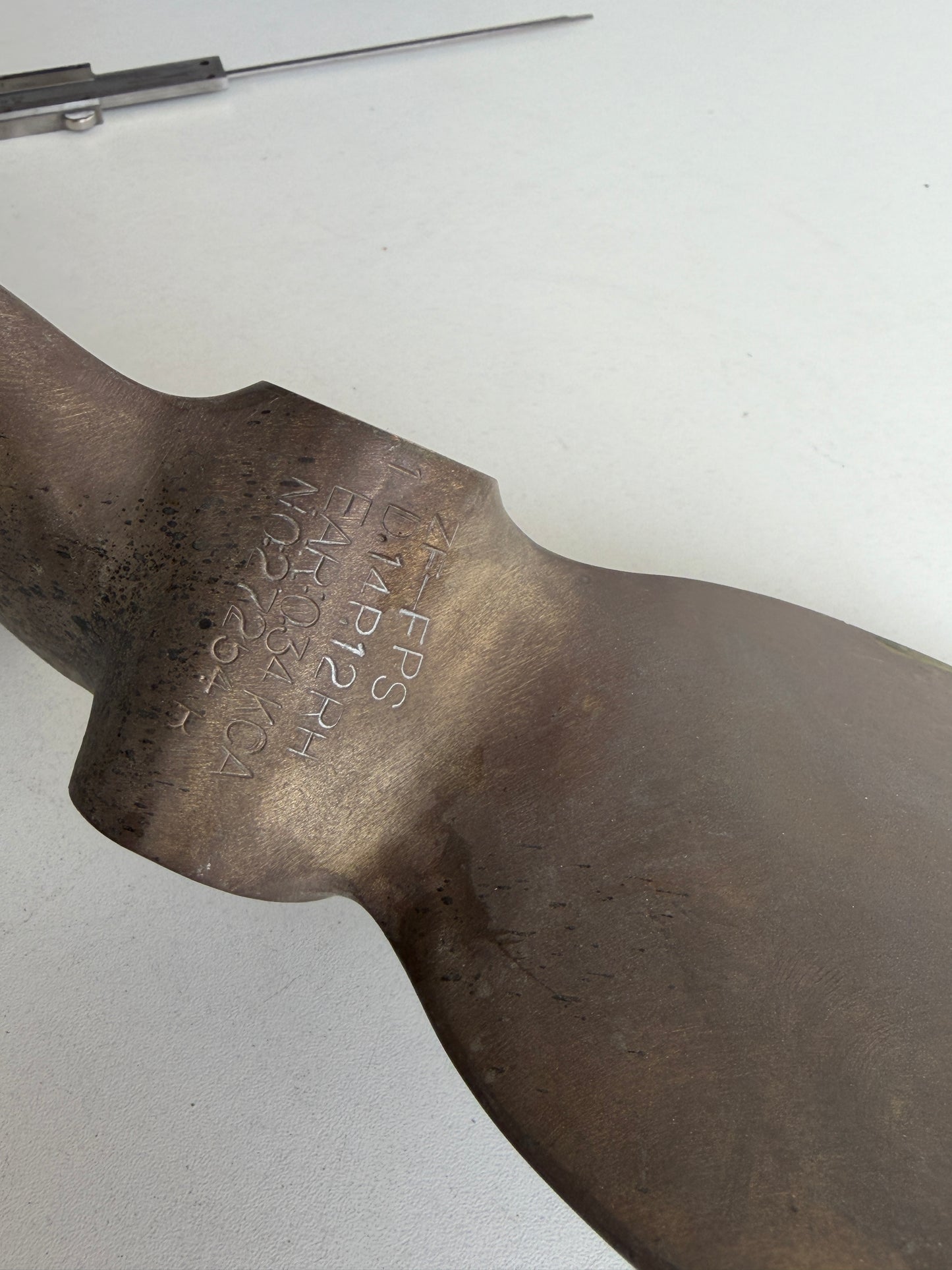 Bronzen schroef D14P12RH rechtsdraaiend