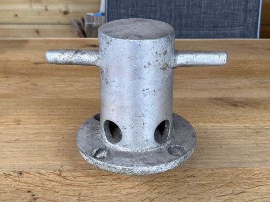 Aluminium bolder open