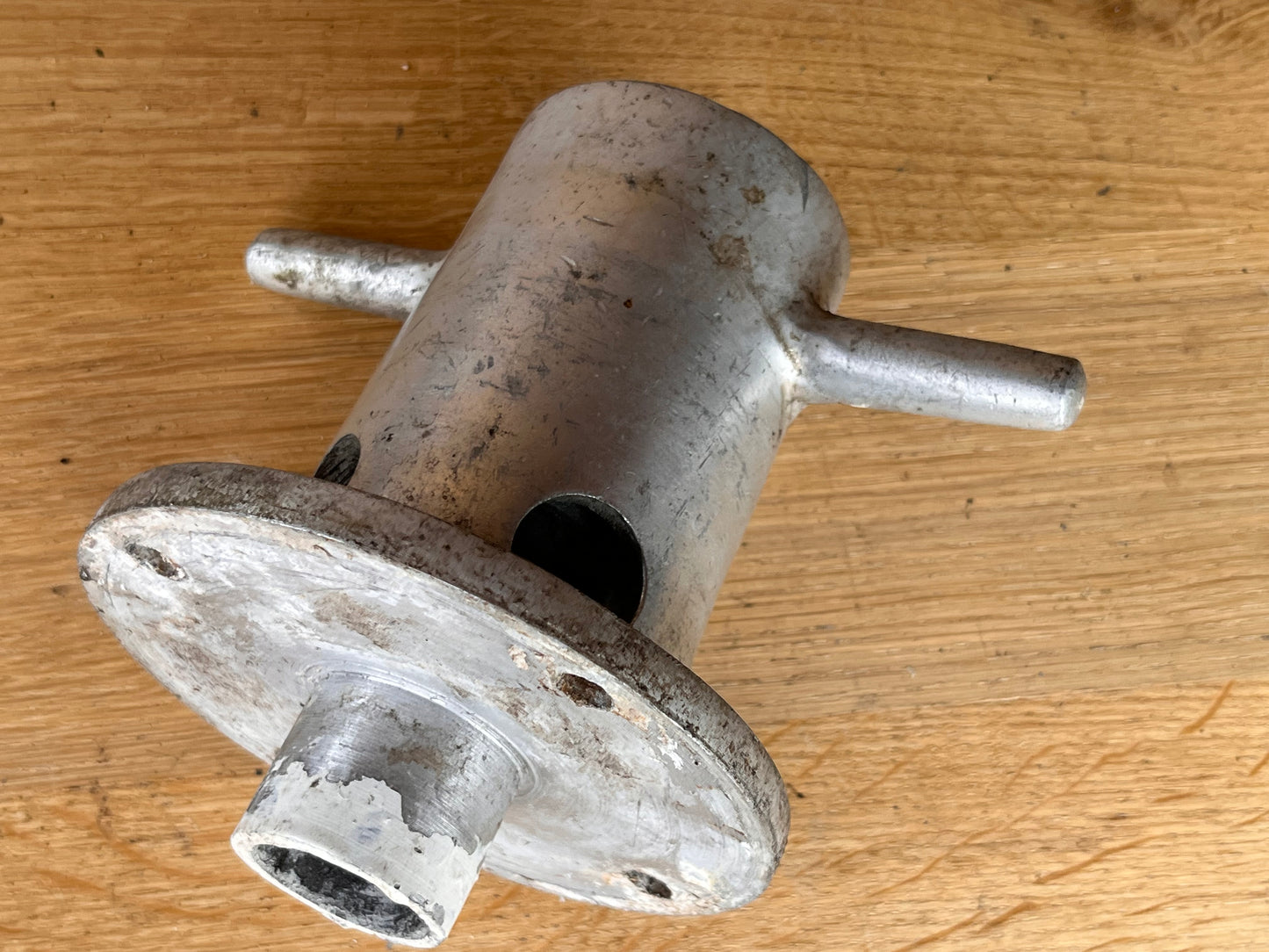 Aluminium bolder open