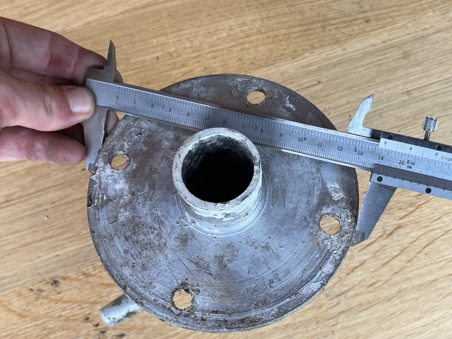 Aluminium bolder open