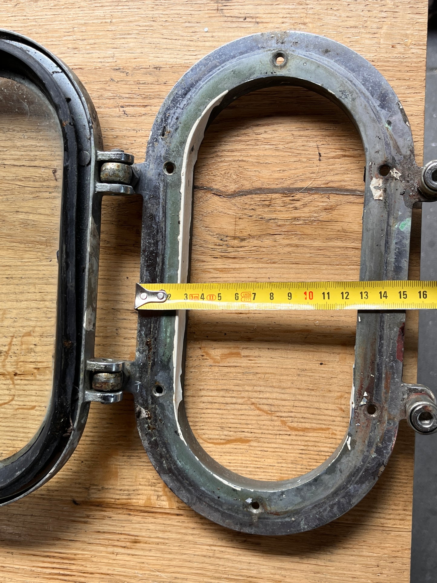 Patrijspoort kogelrond / ovaal 28 x 15 cm