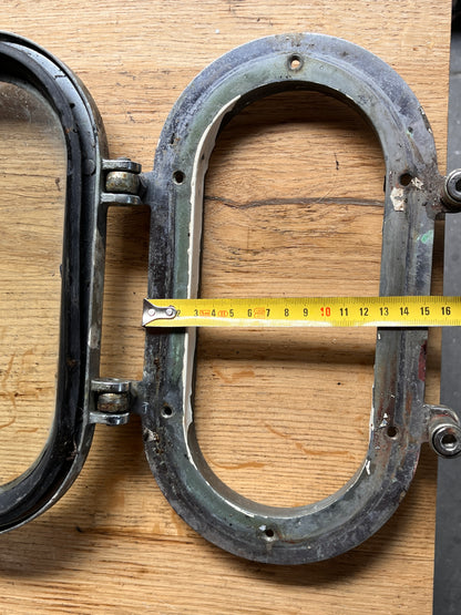 Patrijspoort kogelrond / ovaal 28 x 15 cm