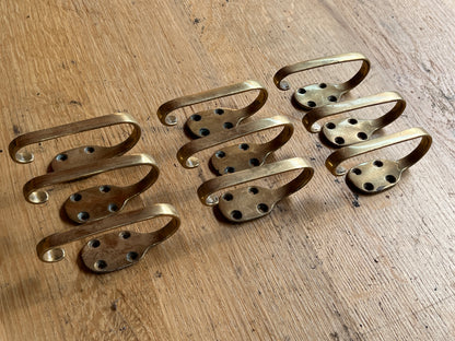 Messing haakjes / handgreepjes 93 mm