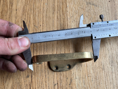 Messing haakjes / handgreepjes 93 mm