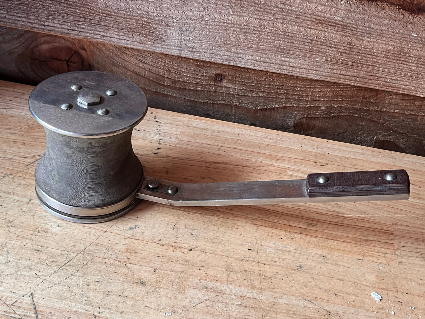 HYE tufnol lier met vaste hendel