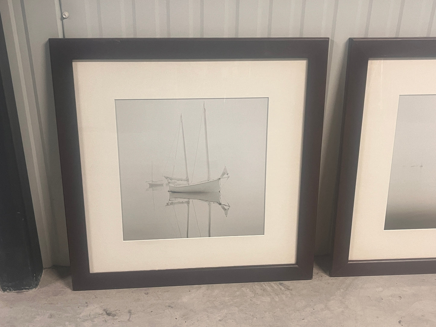 Schilderij/foto van klassieke zeilboot in houten lijst 70 x 70 cm