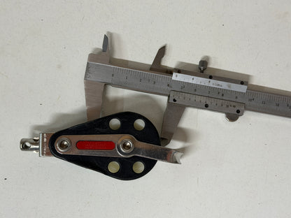 Ronstan 1 schijfs blok 45 mm tot 10 mm lijn met wartel