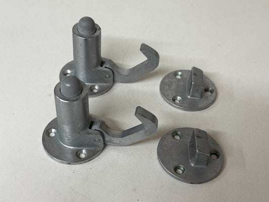 Deurvastzetter met valhaak en deurplaat 58 mm