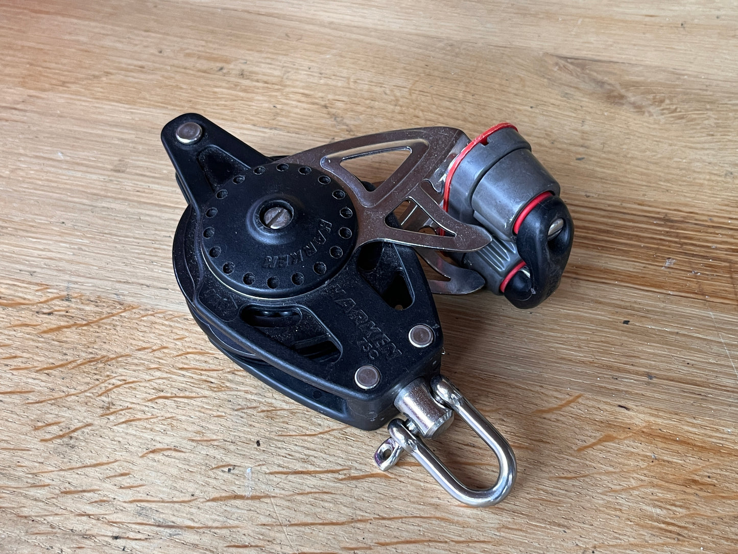 Harken 75C 1-schijfsblok ratchamatic met hondsvot en klem