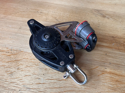 Harken 75C 1-schijfsblok ratchamatic met hondsvot en klem