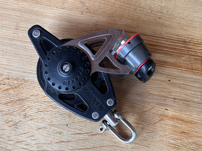Harken 75C 1-schijfsblok ratchamatic met hondsvot en klem
