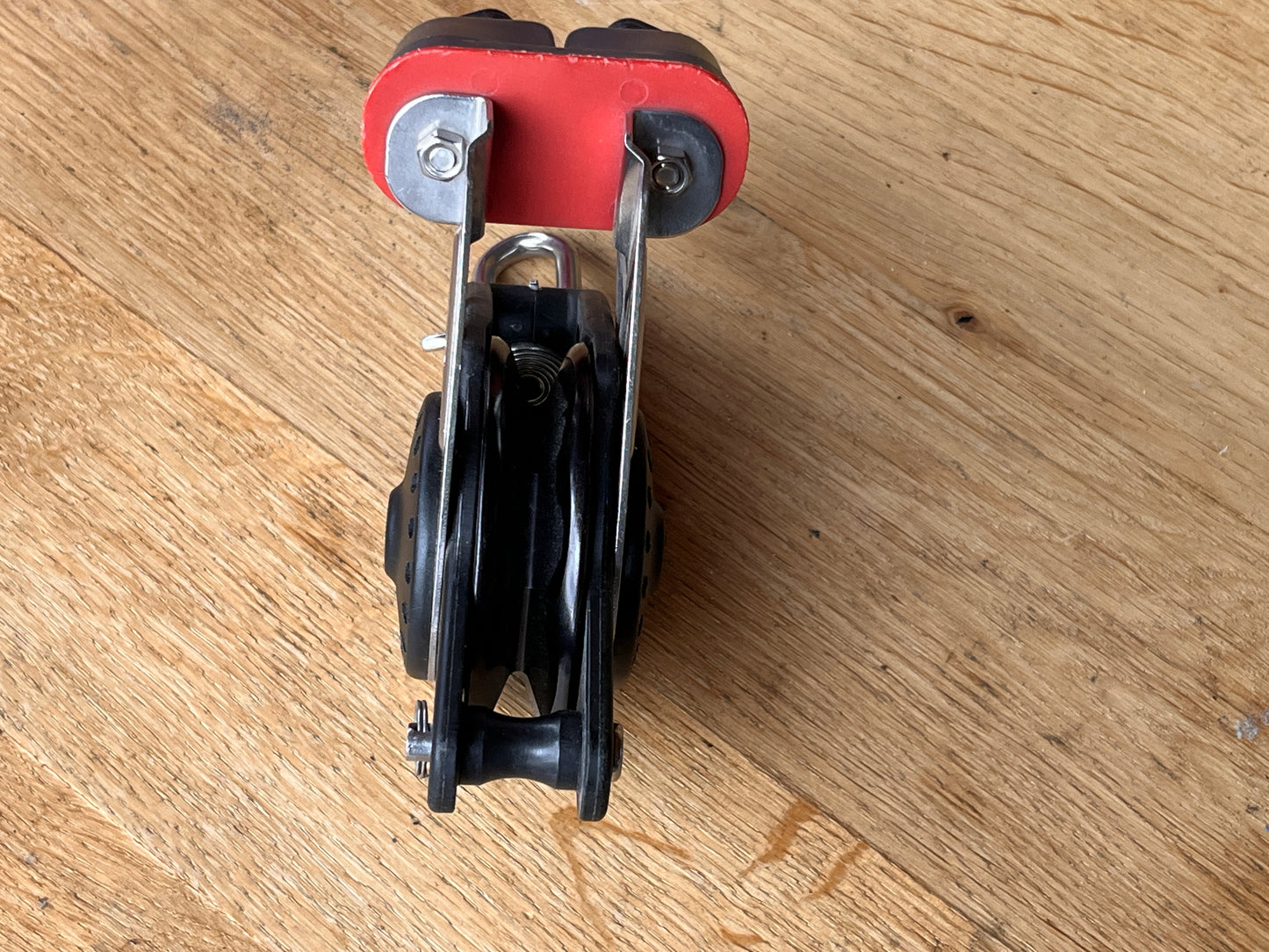 Harken 75C 1-schijfsblok ratchamatic met hondsvot en klem