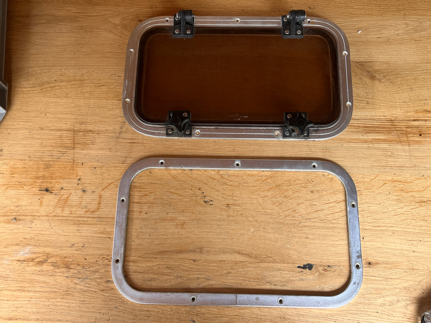 Vetus raam / patrijspoort 38,5 x 22,5