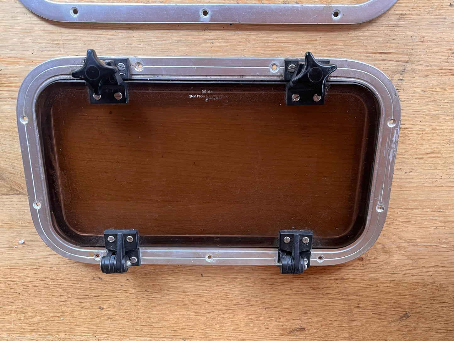 Vetus raam / patrijspoort 38,5 x 22,5