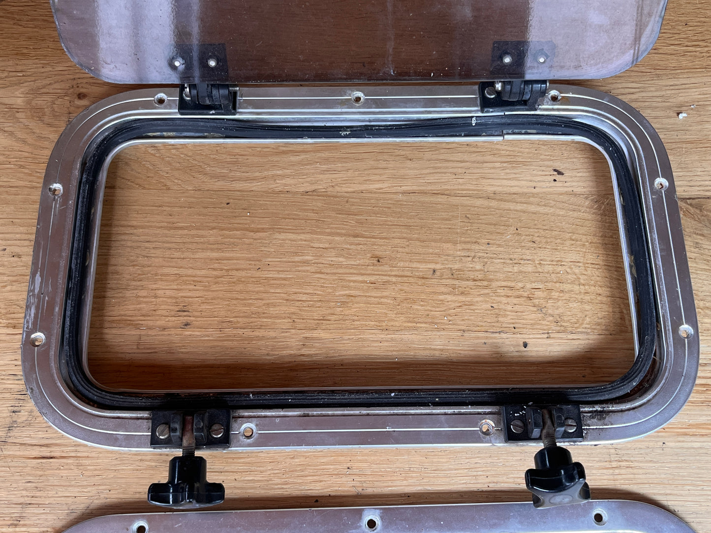 Vetus raam / patrijspoort 38,5 x 22,5