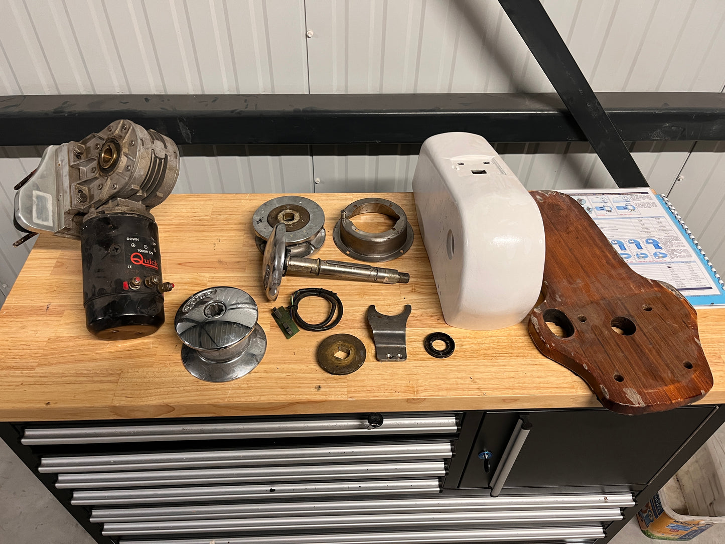 Quick 1000W 12V ankerlier 5/16