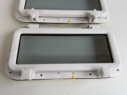 2 x Witte kunststof patrijspoort 40 x 20 cm