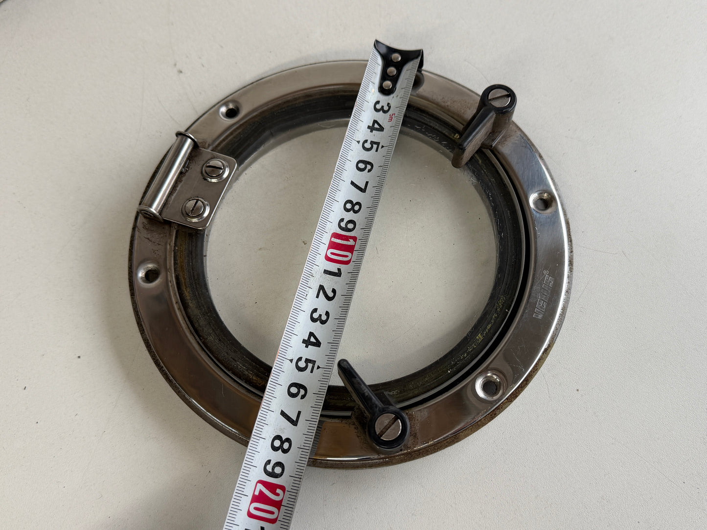 2 x Vetus 185 mm patrijspoort