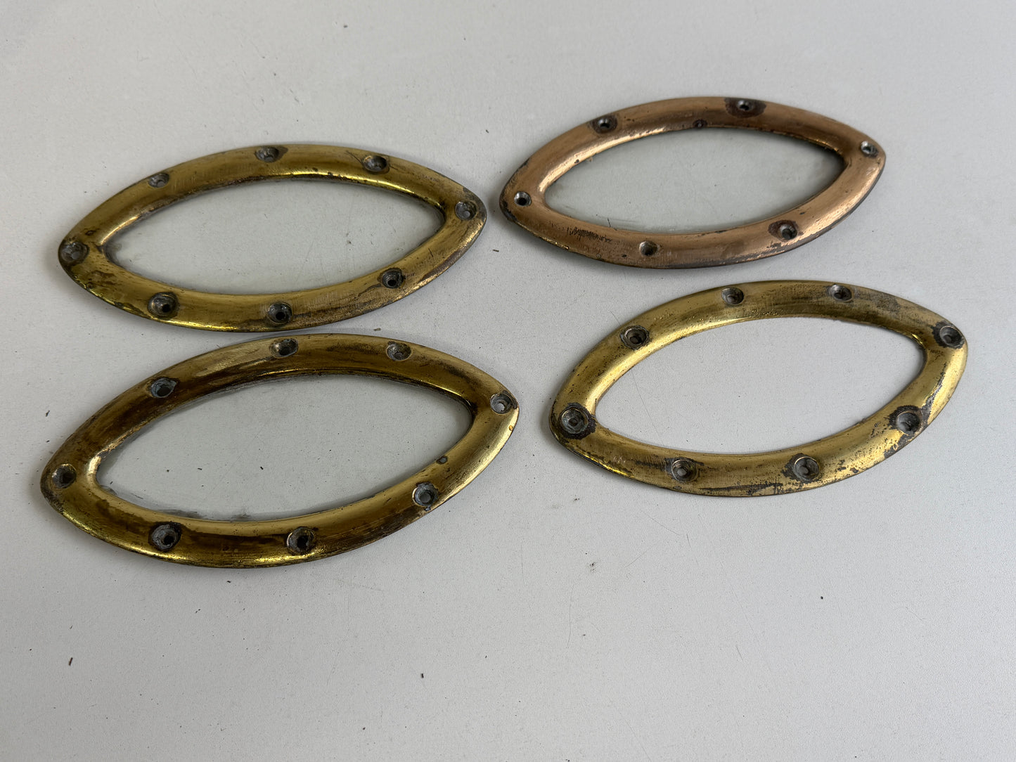 4 x bronzen patrijspoort / lichtrand 21 x 11 cm