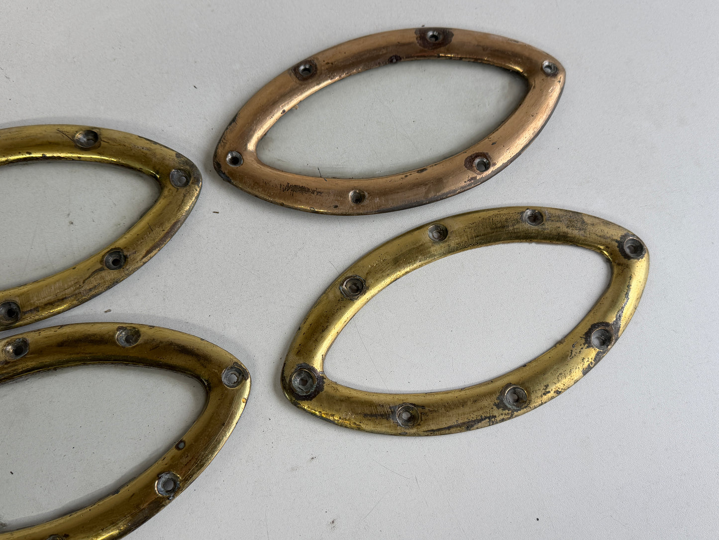 4 x bronzen patrijspoort / lichtrand 21 x 11 cm