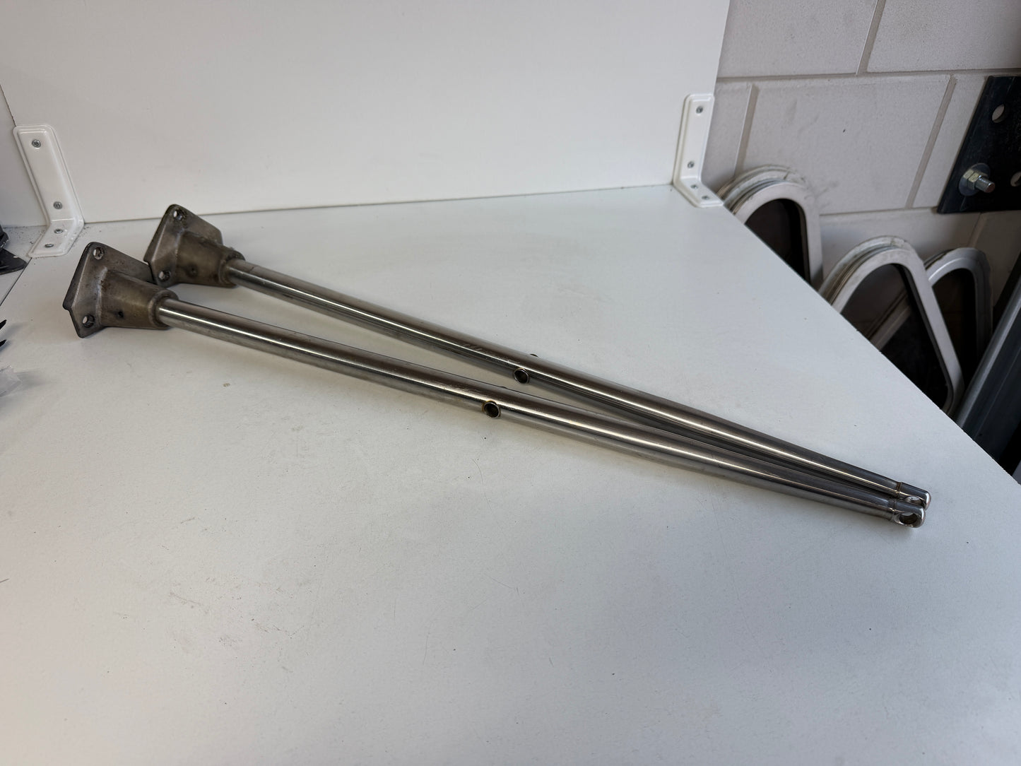 2 x RVS scepter 70 cm met scepterpot
