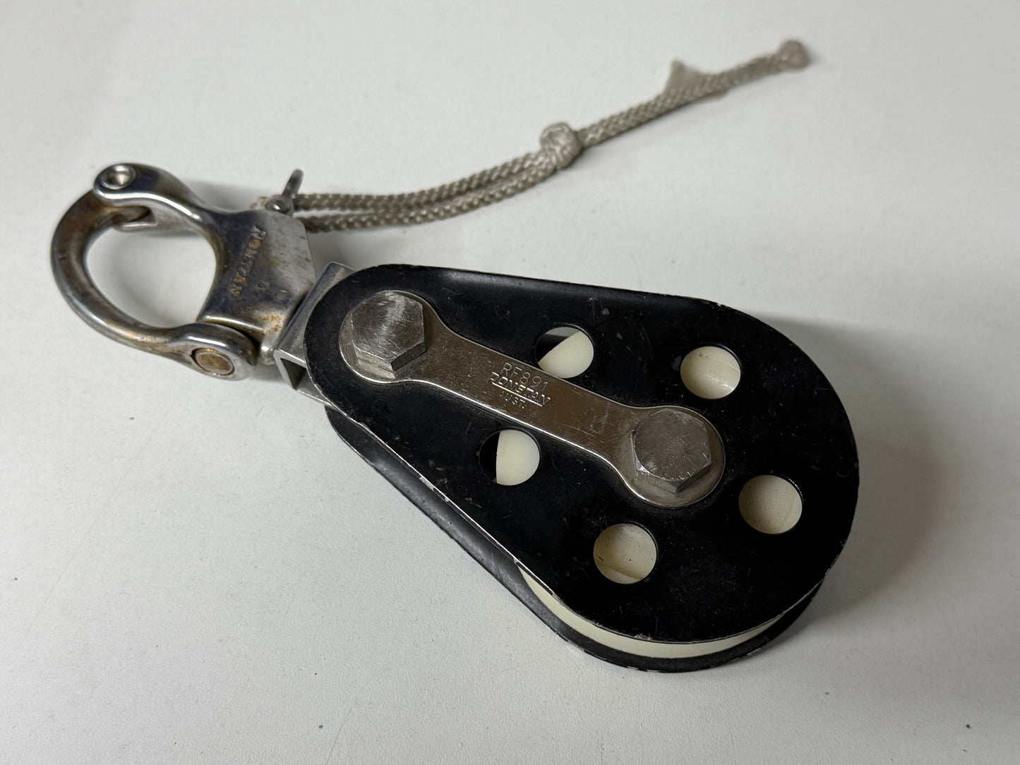 Ronstan RF891 1 schijfs blok met snapsluiting 75 mm tot 15 mm lijn