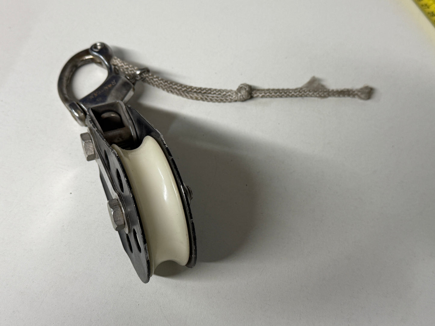 Ronstan RF891 1 schijfs blok met snapsluiting 75 mm tot 15 mm lijn