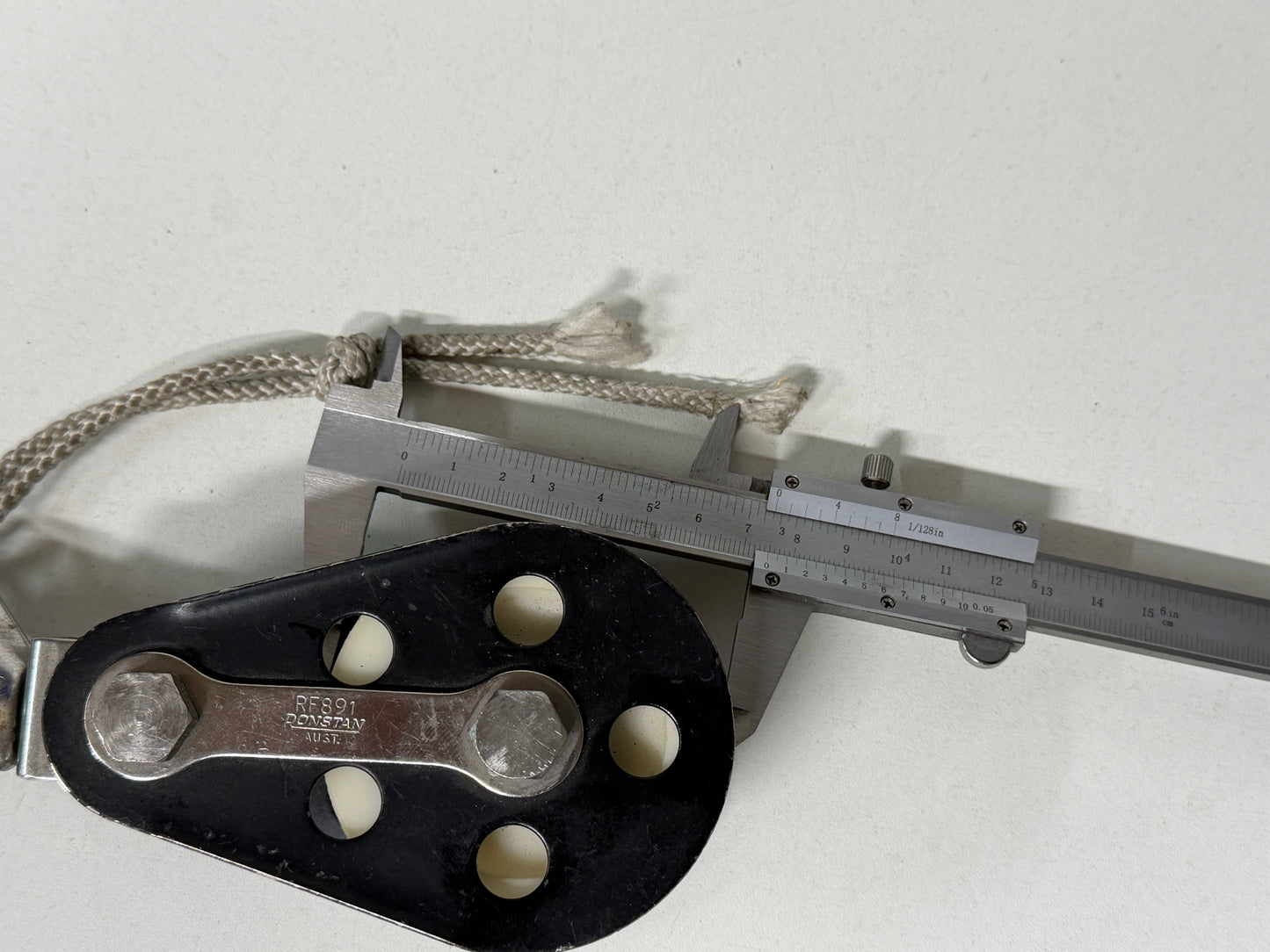 Ronstan RF891 1 schijfs blok met snapsluiting 75 mm tot 15 mm lijn