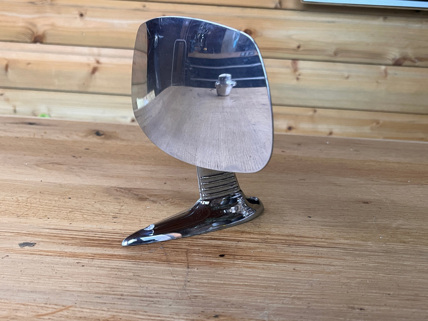 Panorama skispiegel in jaren 70 stijl