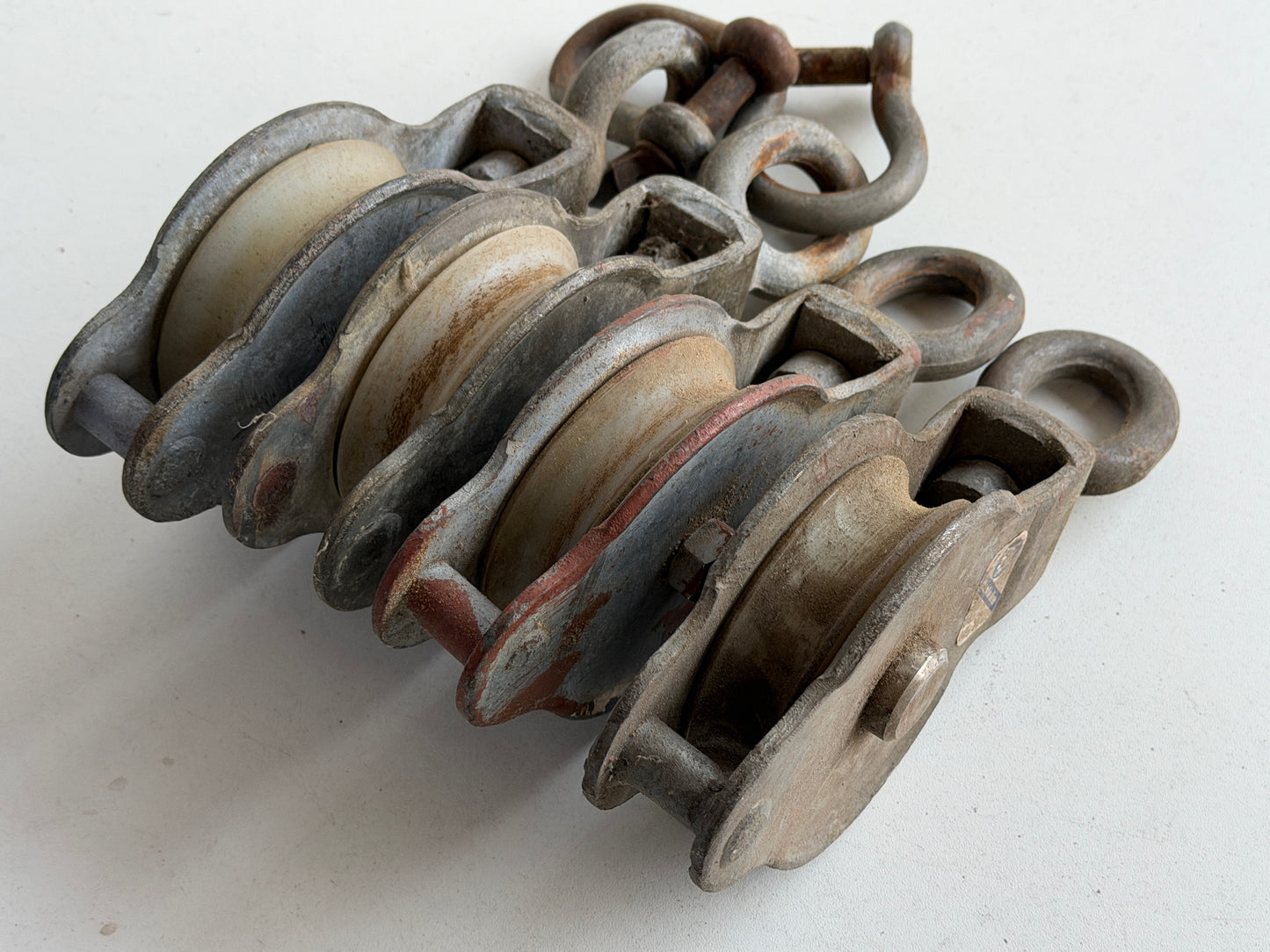 Blueline Blokken KT gegalvaniseerd met nylon schijf 90 mm tot 18 mm