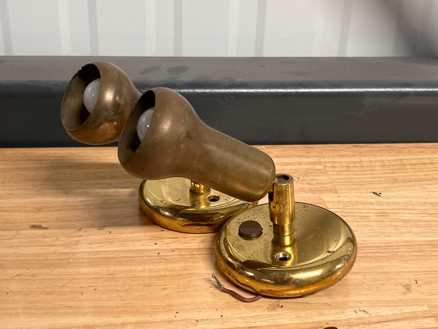 Bronzen / messing wandlampjes / leeslampjes