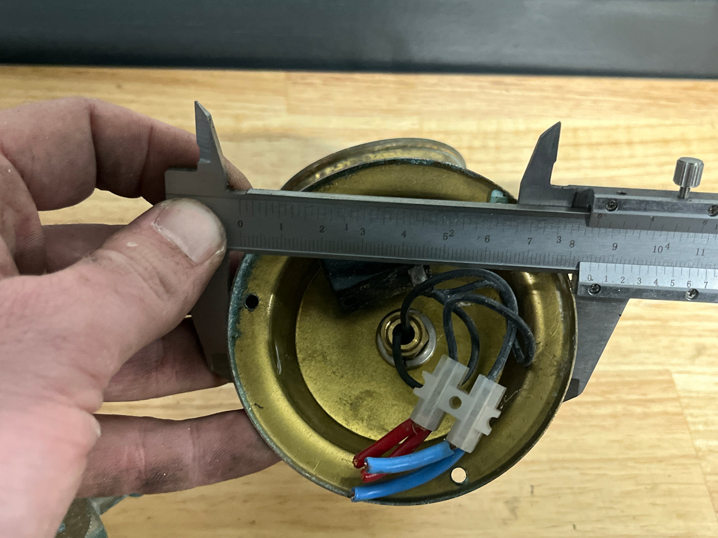 Bronzen / messing wandlampjes / leeslampjes